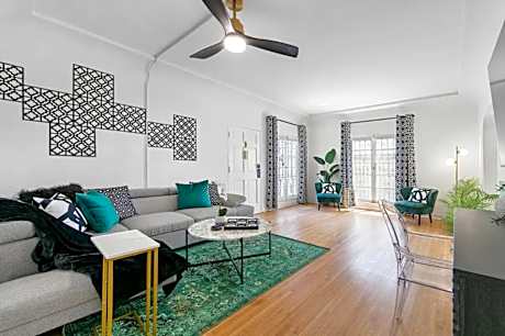 Cozy Retreat near Beverly Hills Parking, Laundry, Parking