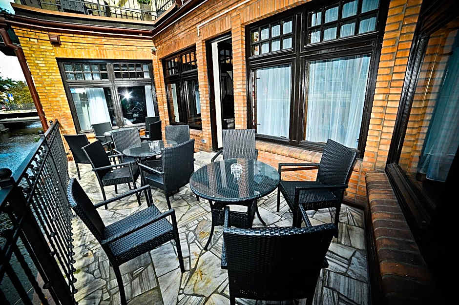 World Hostel - Old Town
