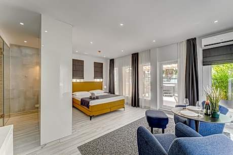 Studio Apartment with Sea View