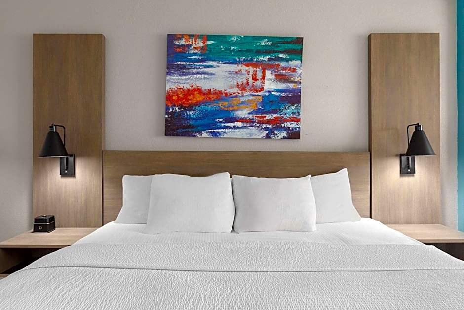 La Quinta Inn & Suites by Wyndham Decatur