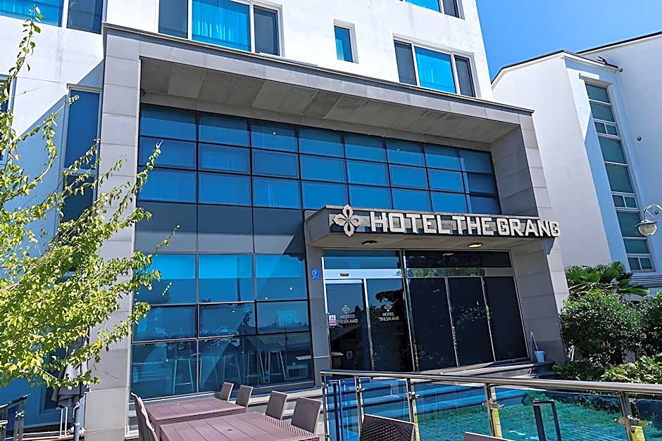 Hotel The Grang Jungmun