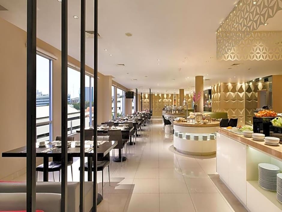 Crown Prince Hotel Surabaya Managed by Midtown Indonesia Hotels