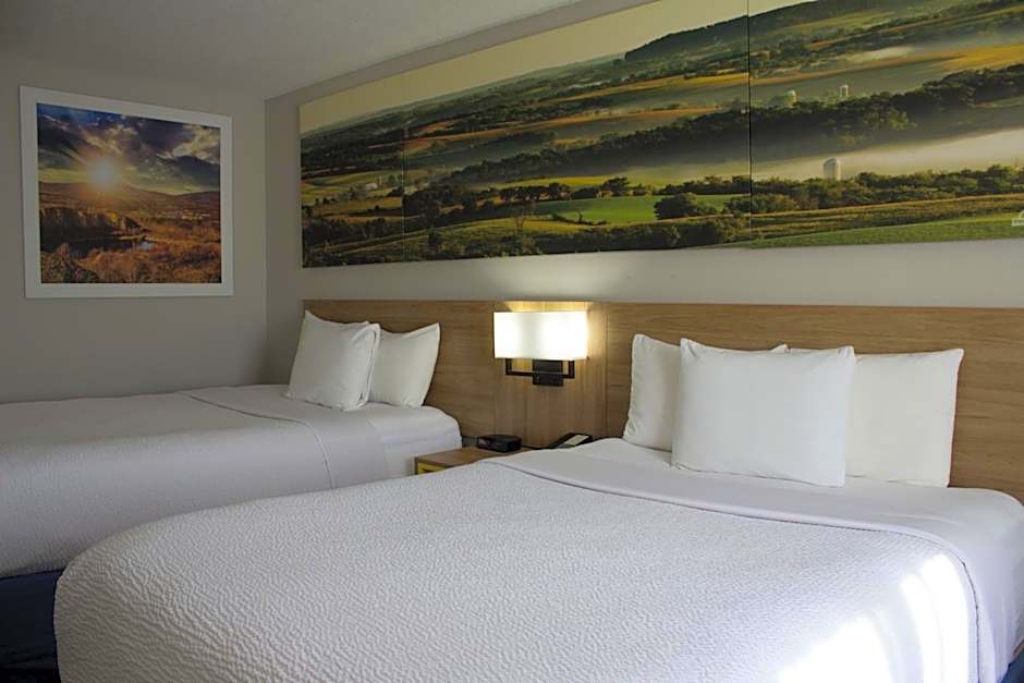 Days Inn by Wyndham Colby