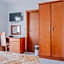 Hotel R