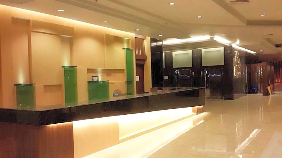 Alvarez Hotel