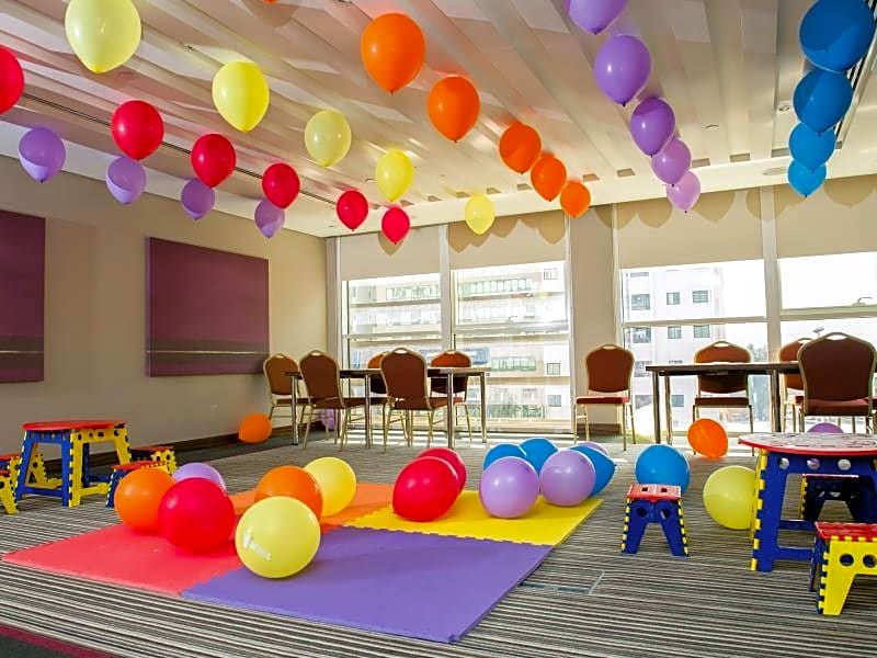 Centro Al Manhal by Rotana