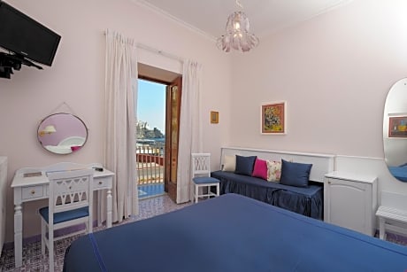 Double or Twin Room with Partial Sea View