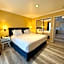 Monterey Bay Lodge