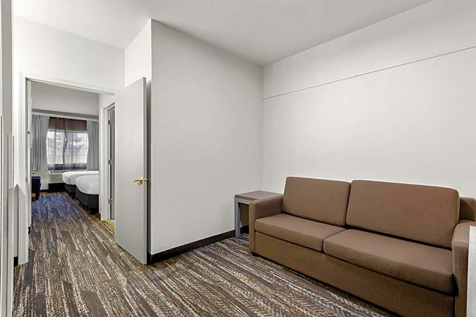 Clarion Suites Anchorage Downtown