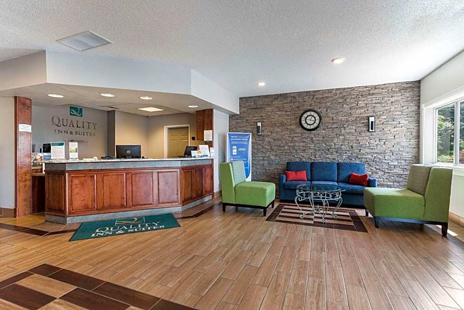 Quality Inn & Suites Ferdinand