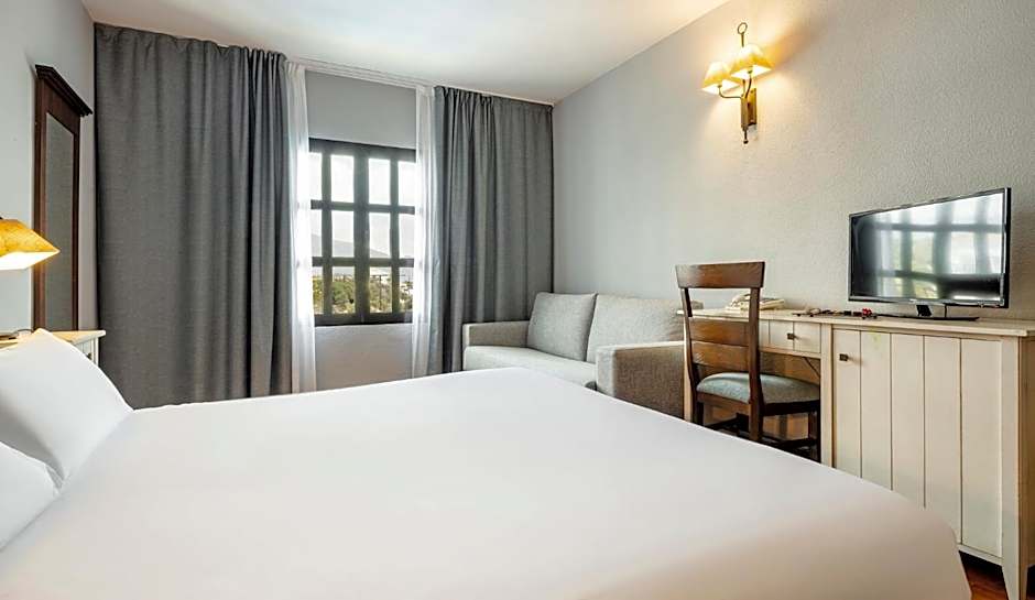 Photo 1 of 5 of Triple Room (3 Adults)