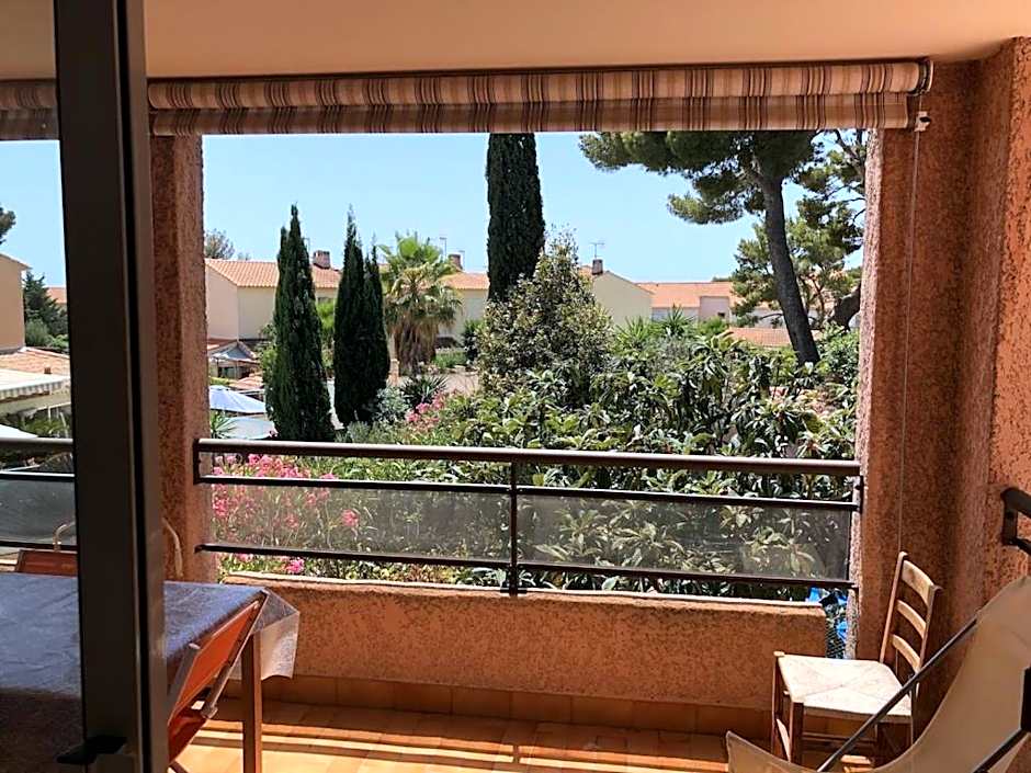 Appartement 60m2 - 2 Chambres à une minute des plages, parking privé
