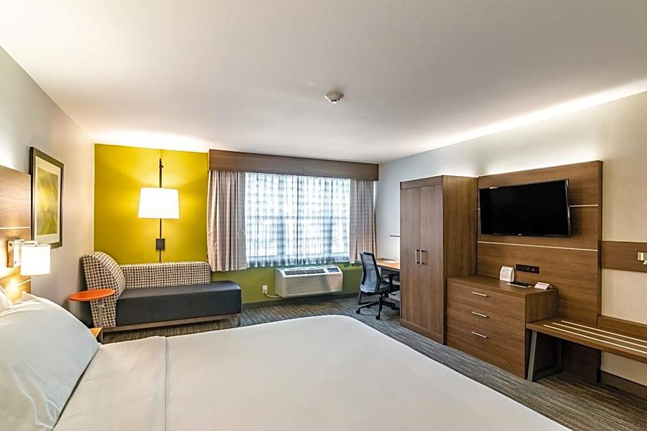 Holiday Inn Express Camarillo By IHG