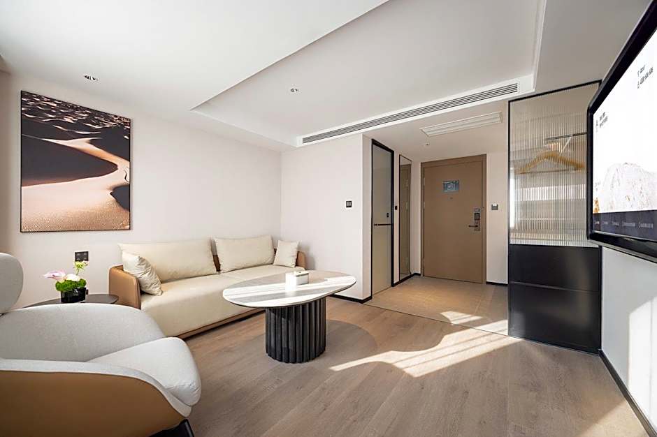 Atour Hotel Dalian Donggang Business District Gangwan Plaza