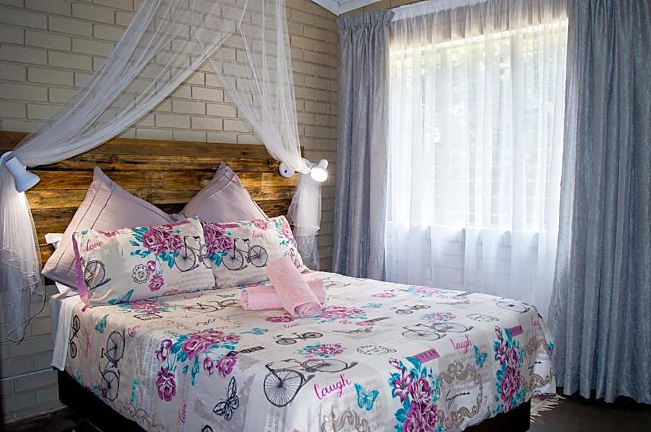 Shangrila-innibos Country Lodge