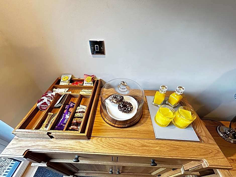 Stansted Airport Stay, Parking and Luxury Suite