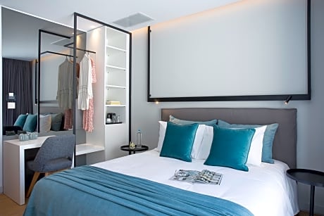 THE BASIC - CITY VIEW