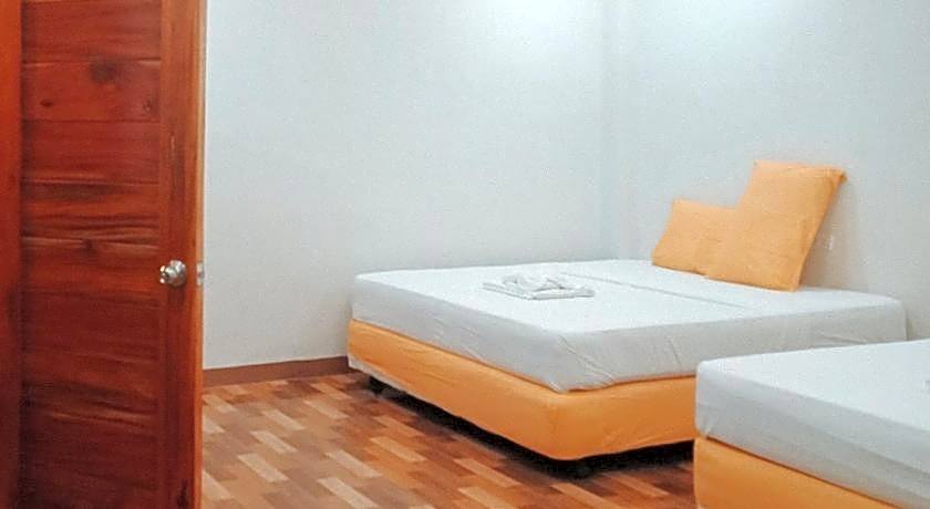 RedDoorz @ 4ks Pension House Bogo City Cebu