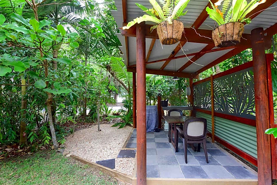 Thornton Beach Bungalows Daintree