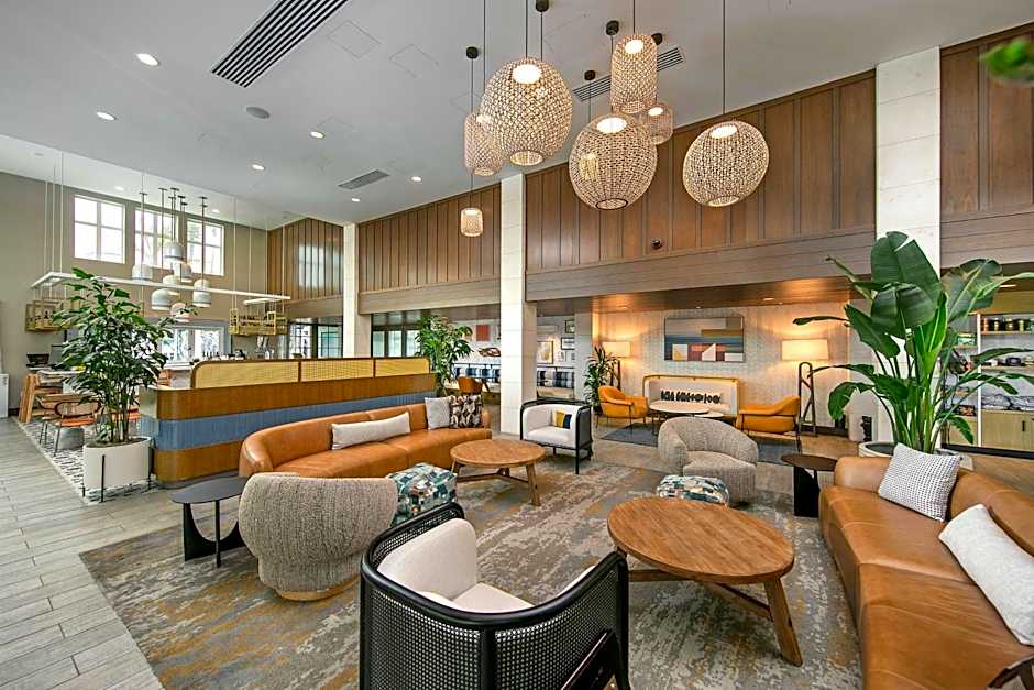 Inn at the Pier Pismo Beach, Curio Collection by Hilton