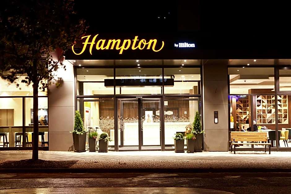 Hampton by Hilton Berlin City East Side Gallery