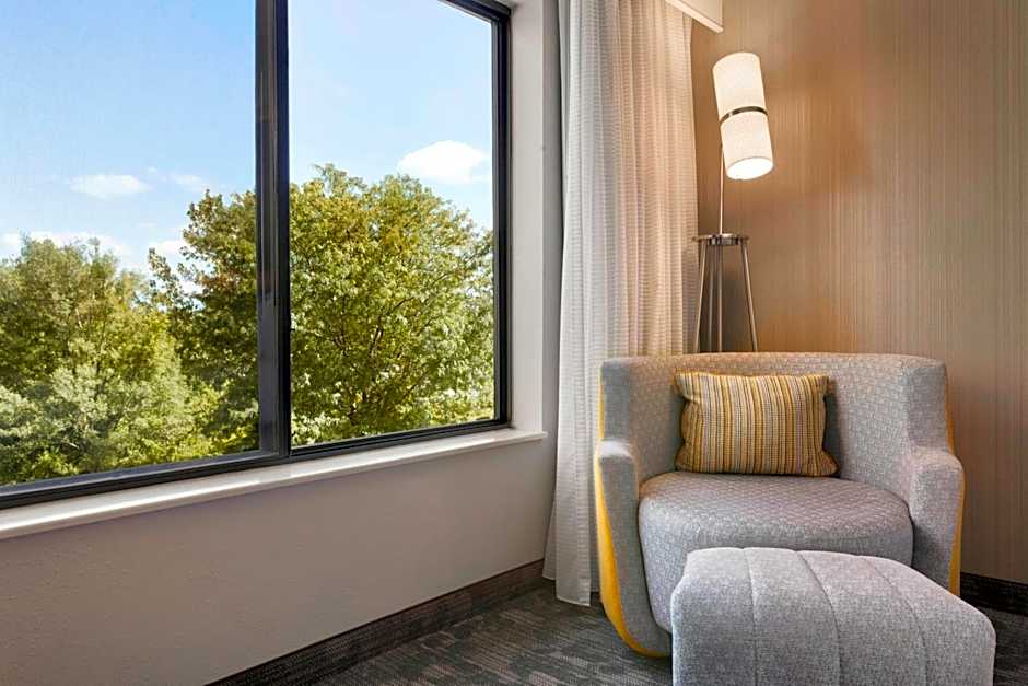 Courtyard by Marriott Bloomington Normal