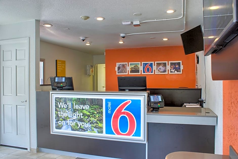 Motel 6 Seattle, WA - South