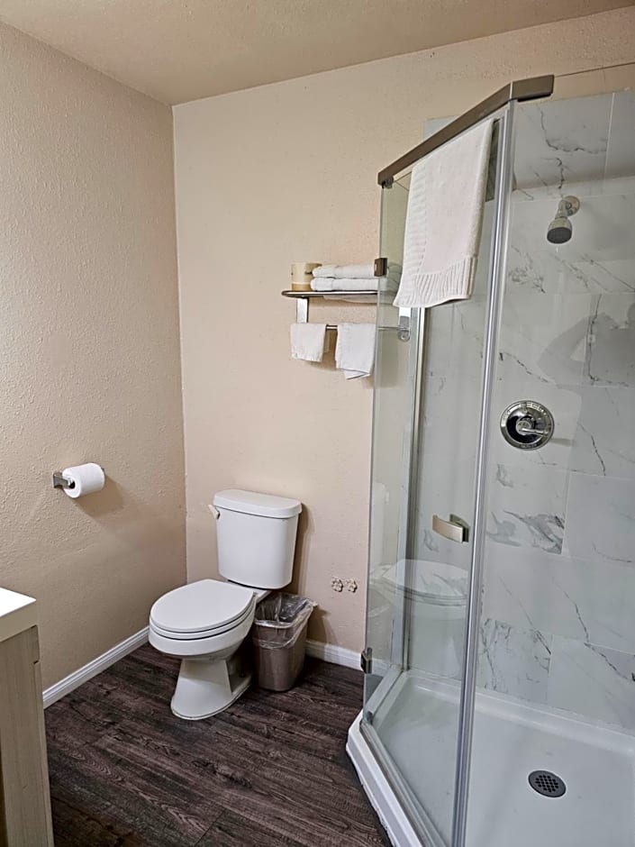 California Suites Motel