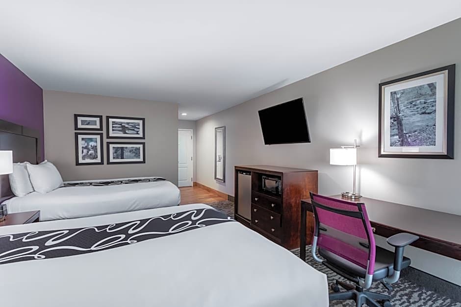 La Quinta Inn & Suites by Wyndham Huntsville Airport Madison