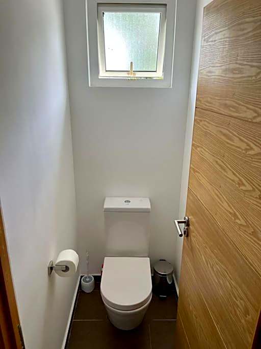 Villa Aglaia mit Pool, Garten und Palmen