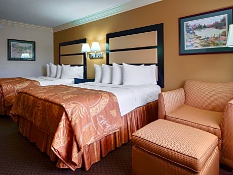 2 QUEEN BEDS,MOBILITY ACCESSIBLE,BATHTUB,NSMK,FULL BREAKFAST