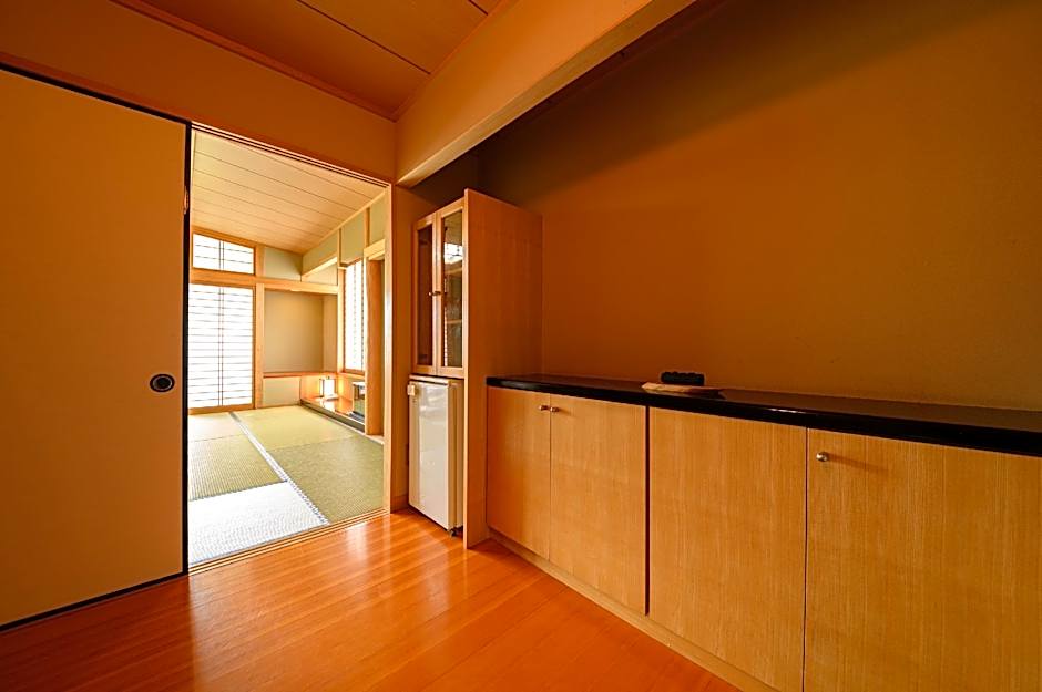 Yufuin Onsen Ryokan Mebaeso