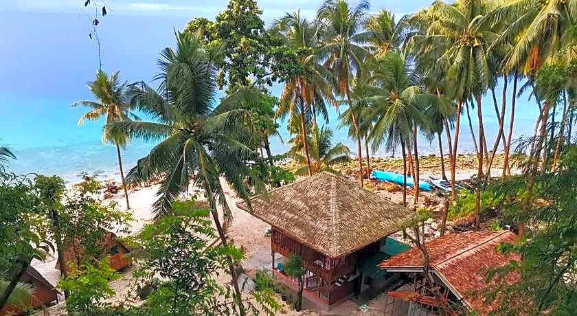 Hagdan Reef Dive Spot by HiveRooms