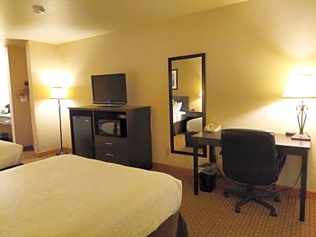 Accessible - 2 Queen  Mobility Accessible Bathtub Pet Friendly Room Non-Smoking Full Breakfast