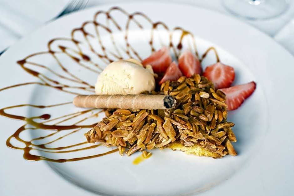 Golden Tulip São João da Madeira Hotel