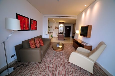 One-Bedroom Suite with Balcony and City View - Smoking