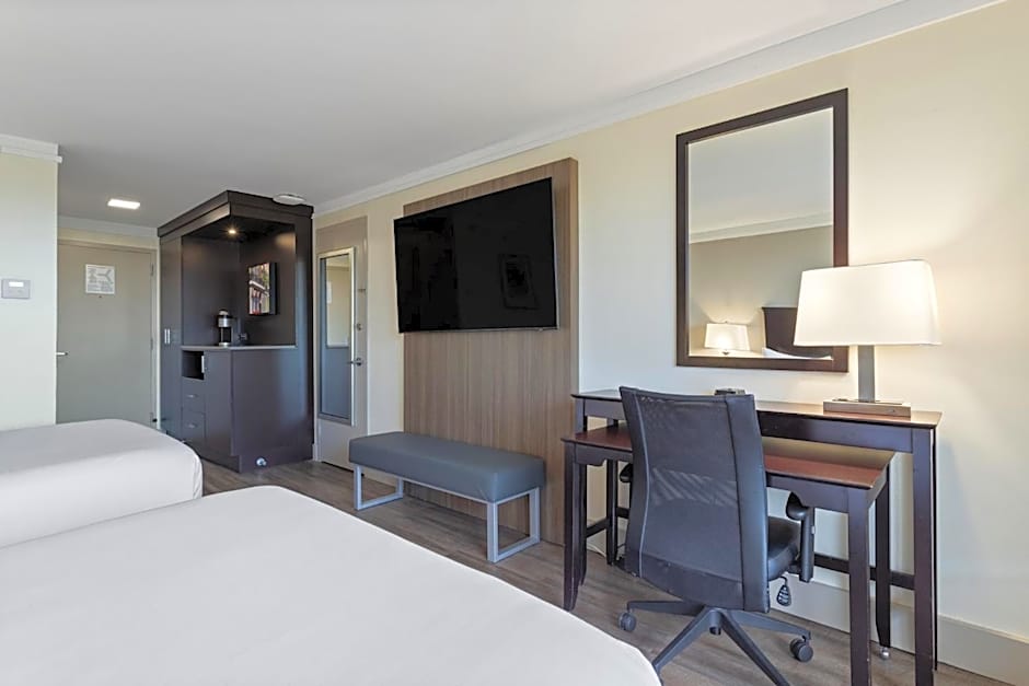 Crowne Plaza Executive Center Baton Rouge By IHG
