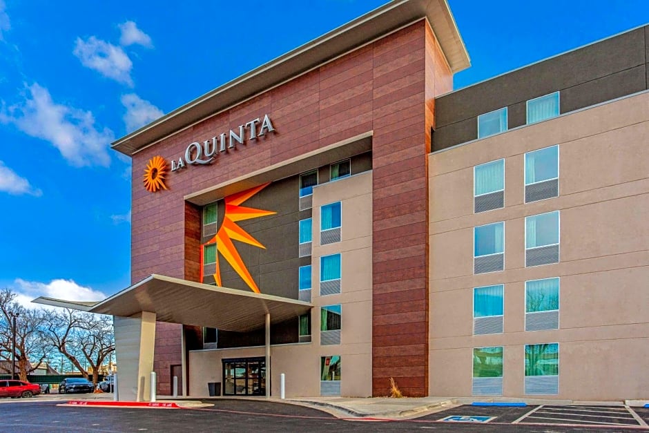 La Quinta Inn & Suites by Wyndham Lubbock West Medical Center