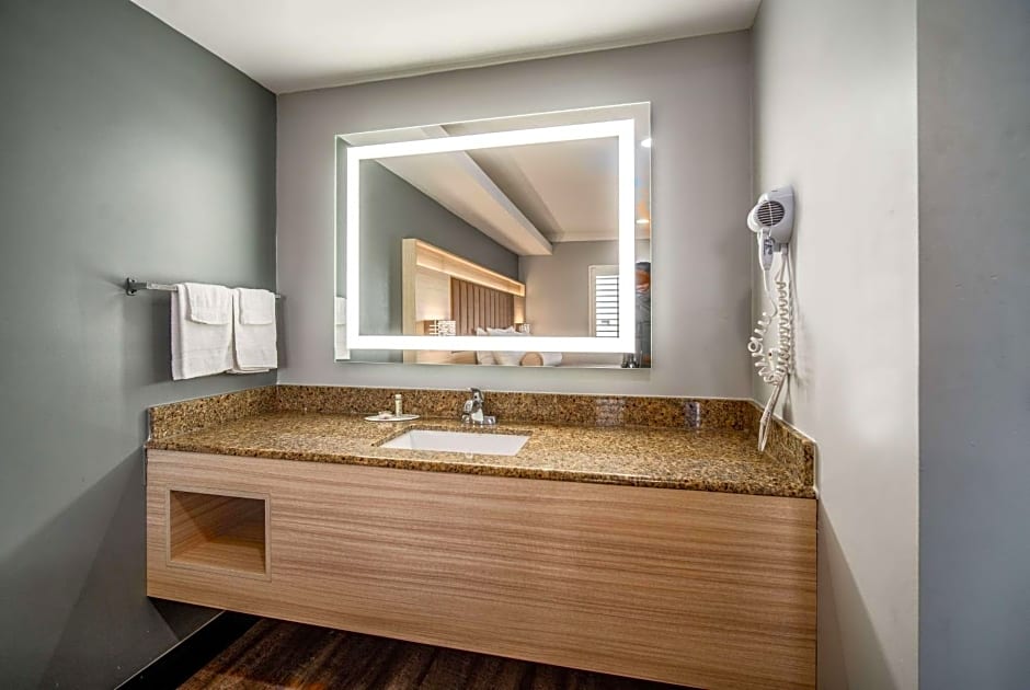 Travelodge Inn & Suites by Wyndham Bell Los Angeles Area