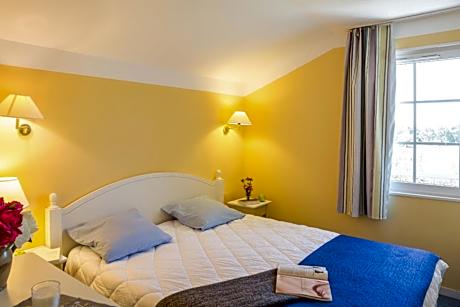 Two-Bedroom Duplex House with sleeping Alcove and Terrace (8 People) - Domaine du Moulin