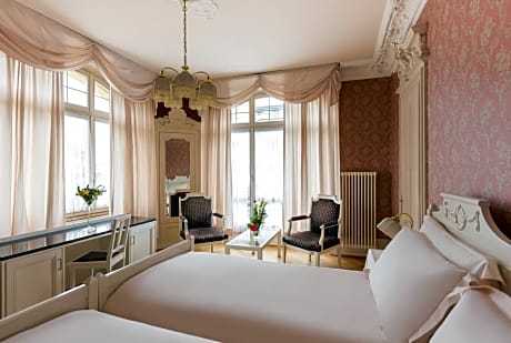 Royal Superior Room