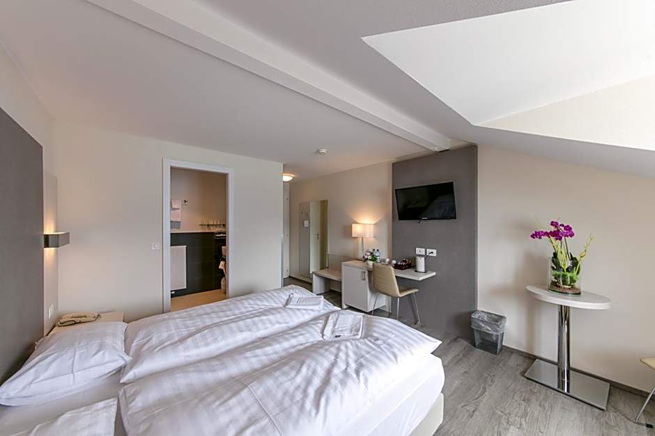 2 Beds, Lake View — 4 fotoğraftan 1. fotoğraf