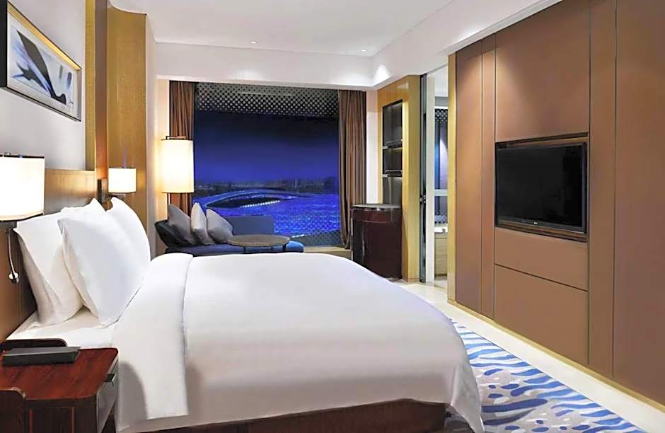 Crowne Plaza Dalian Sports Center by IHG