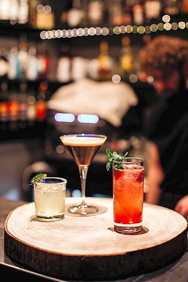 Victoria Lodge, Friendly Hotel