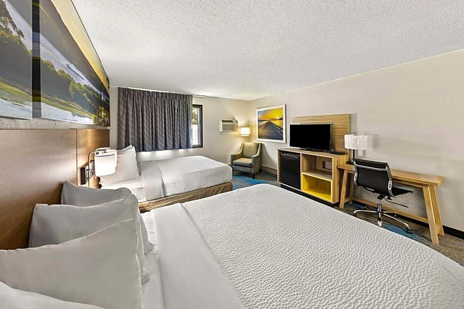 Days Inn by Wyndham Winona