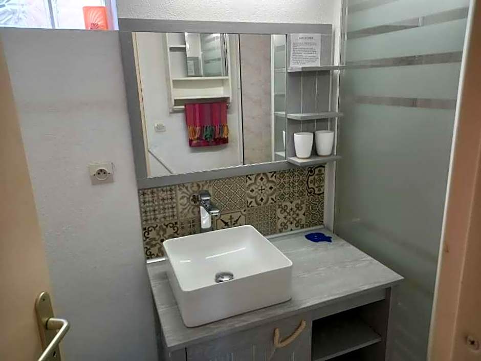 HOLIDAYLAND BAIE DES OLIVIERS VILLA 36m2 1chambre fermée 6 couchages ou VILLA 41M2 2chambres fermées 7 couchages