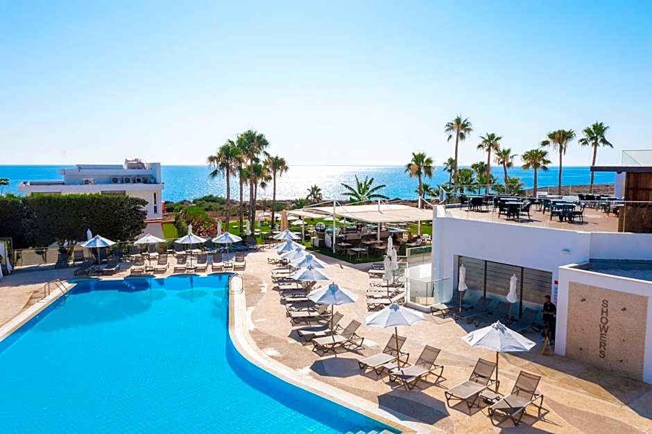 Leonardo Crystal Cove Hotel & Spa - Adults only