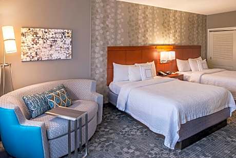Queen Room with Two Queen Beds and Roll-In Shower - Mobility Access/Communication Assistance