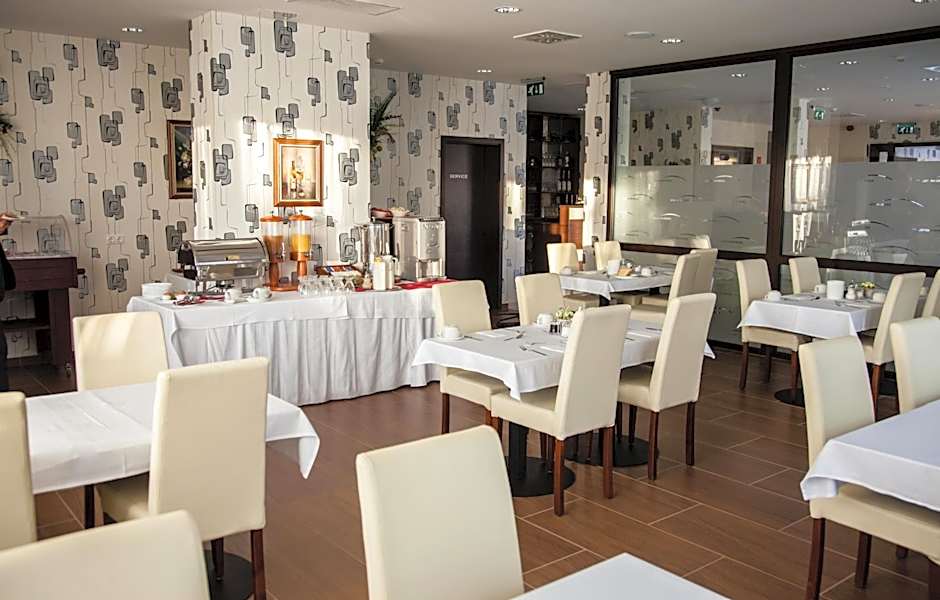 Jade Hotel-Ezüsthíd Hotel