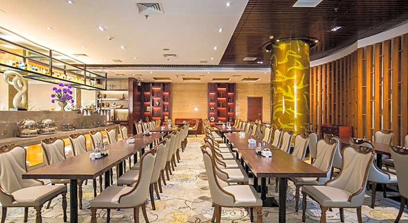 Golden Spring Hotel